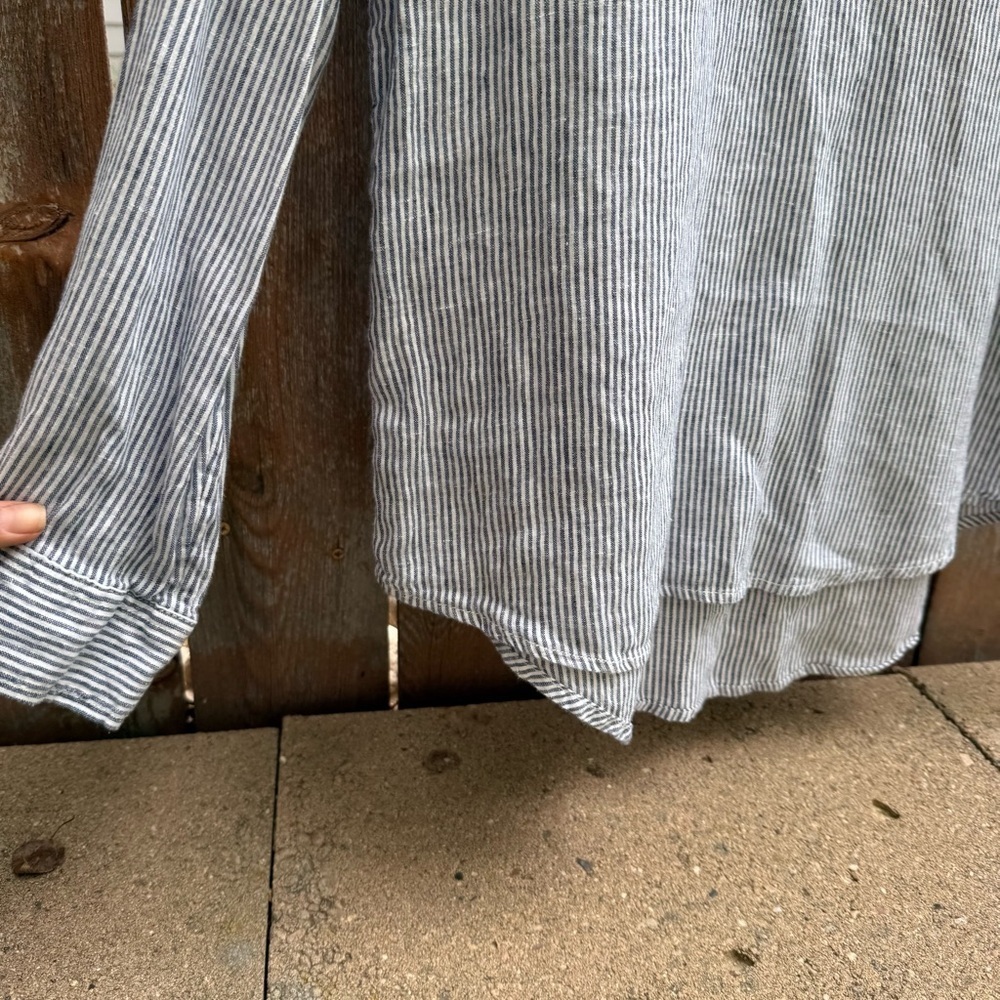 JONES NEW YORK Women’s Blue White Striped Pull Over Linen Shirt Size Large - Picture 4 of 9